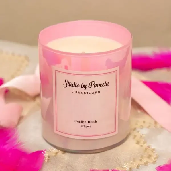 English Blush Classic Candle (220 g)