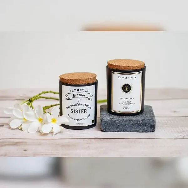 Beeswax Scented Candle With Quote - Oudh (200 g)