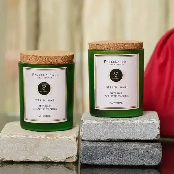 Pure Beeswax scented Candle - Patchouli (200 g)
